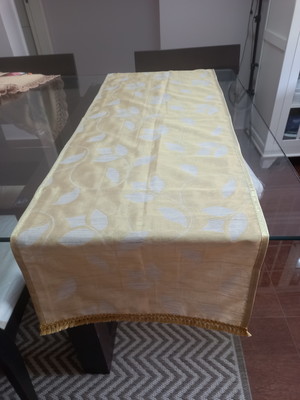 Centro de mesa dourado 45x30cm com franja.