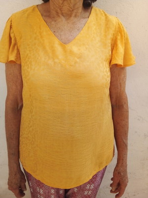 Blusa de vual amarelo desenhado manequim 46, busto 100cm