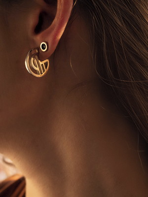 Brinco redondo prata com esmalte cerâmico