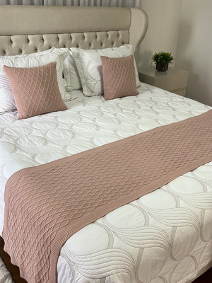 Kit peseira manta tricô sala cama casal sofá 180x60cm veneza