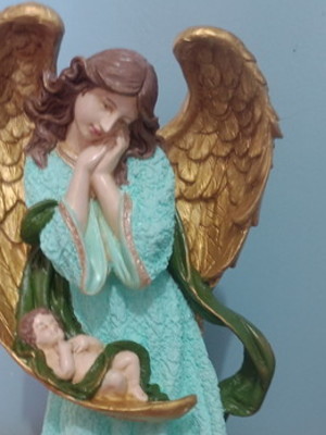 Anjo em gesso 30cm - com menino jesus