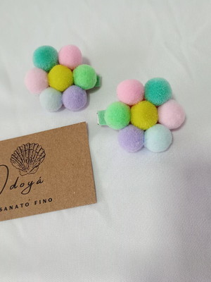 Par de flores de pompom