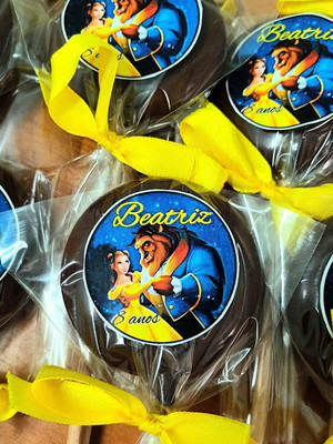 Pirulito de chocolate a bela e a fera