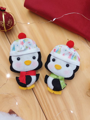 Pingentes para árvore de natal - casal de pinguins