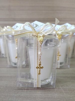 Vela no copo dourado-lembrancinha batizado e eucaristia