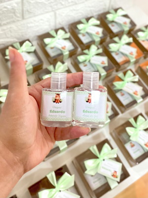 Lembrancinha maternidade kit higiene na caixa fazendinha