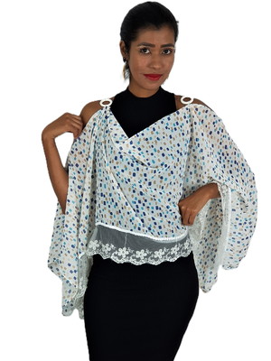 Pelerine estampada com renda branca
