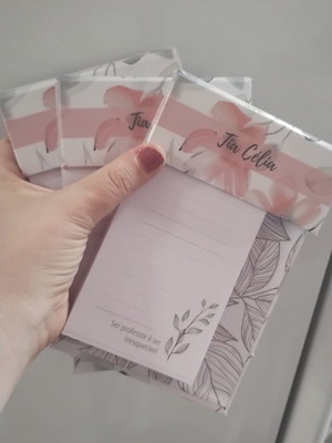 Bloco de nota com caneta