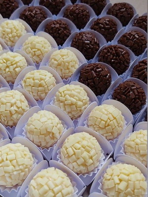 Cento de brigadeiros tradicionais