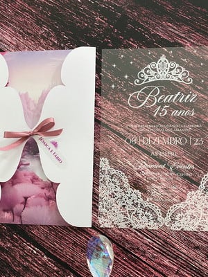 Convite 15 anos transparente princesa com rendas
