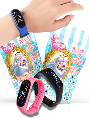 Lembrancinha alice no país das maravilhas com relógio