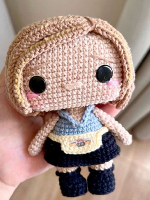 Rachel garçonete crochê amigurumi