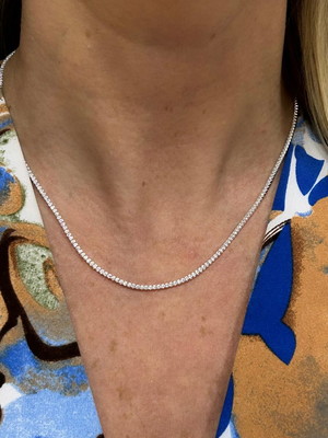 Colar riviera com zircônias incolores; em prata 925 (mod.1)