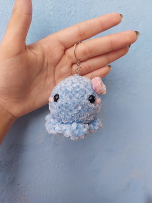 Chaveiro de mini polvinho amigurumi