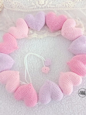 Varal decorativo de coração para berço e parede amigurumi