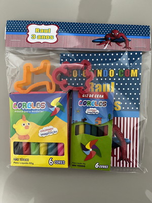 Kit para colorir + kit massinha com giz de cera homem aranha