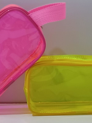 Estojo/ necessaire c/ alça neon transparente