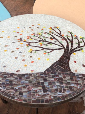 Tampo de mesa em mosaico área externa