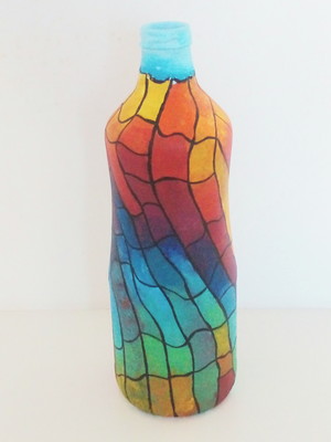 Garrafa pintada multicolorida