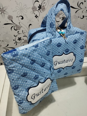 Maleta e carteira de vacinação