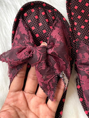 Chinelo de quarto de tecido | bolinhas e renda - 37/38