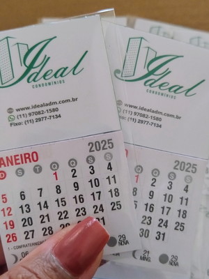 Mini calendários com imã 2024