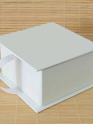 Caixa cartonada 7 x 7 x 4 lisa sem personalização