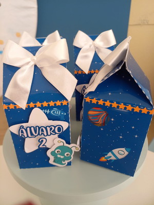 Caixa milk astronauta