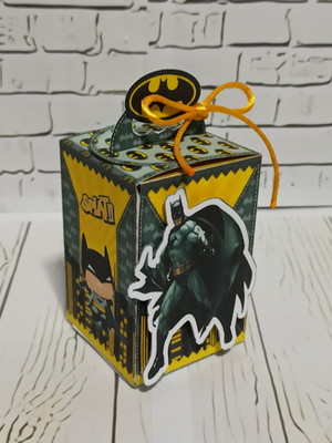 Caixa com alça e aplique 3d - batman