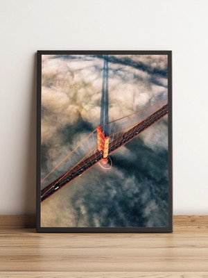 Quadro com ponte icônica em meio à neblina 728