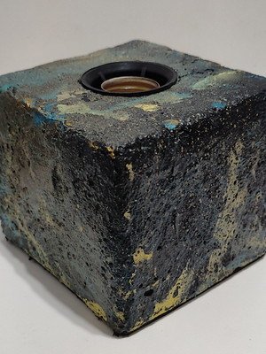 Abajur decorativo cubo cimento pintura mesclada