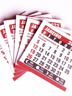 100 calendários 5x5cm - 2025 (destacados)