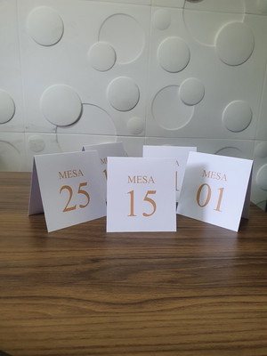 Número de mesa para casamento dourado