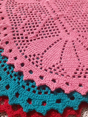 Tapete em crochê oval love