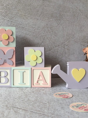 Tons pastel cubos 6x6cm ts + regador - decoração bebê