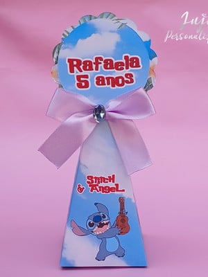 Caixa pirâmide com escalope laço lembrancinha stitch e angel
