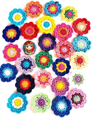 Flor primavera em crochê (7cm)