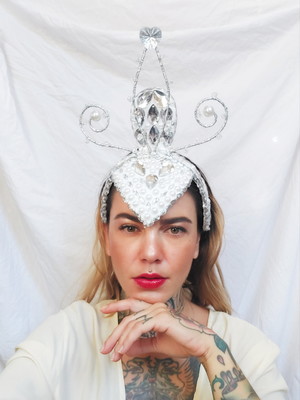 Carnaval- head piece amor