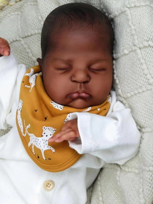 Bebê reborn recém nascido pele negra muito realista 50cm