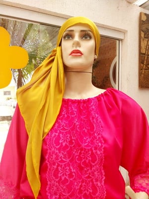 Blusa cigana de crepe com renda