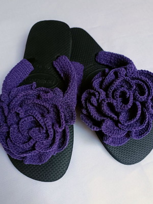Havaianas customizada com crochê