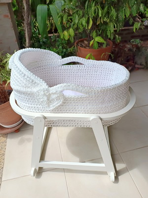 Cesto moisés e suporte mdf branco para berço de quarto bebê