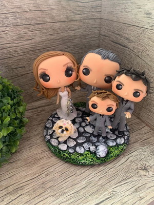 Noivinhos pop família com cachorrinhos