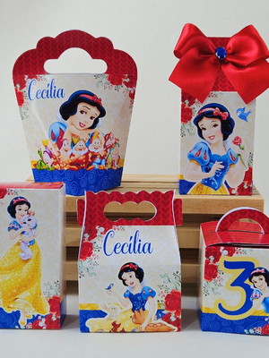 Kit 30 personalizados branca de neve
