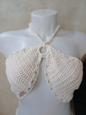 Top cropped de crochê