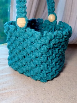Cestinho/cachepo de macrame