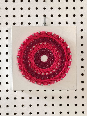 Quadro mandala string art pregos e linhas