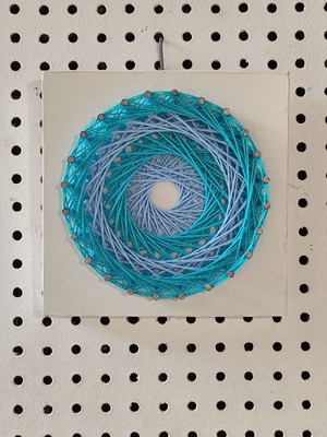 Quadro mandala string art pregos e linhas