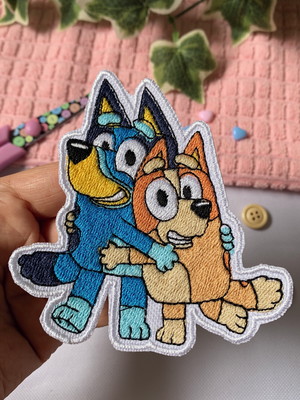 Patch bordado termocolante bluey e bingo - modelo2