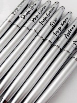 Canetas personalizadas com nomes sortidos gravada na peça